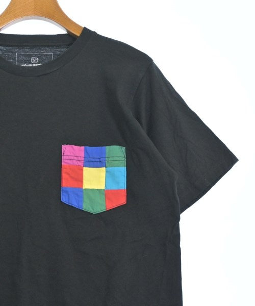 uniform experiment เสื้อยืด/เสื้อท็อปส์