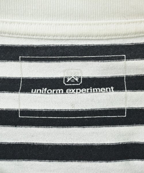 uniform experiment เสื้อยืด/เสื้อท็อปส์