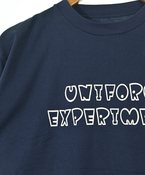 uniform experiment เสื้อยืด/เสื้อท็อปส์