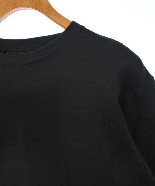 uniform experiment เสื้อยืด/เสื้อท็อปส์