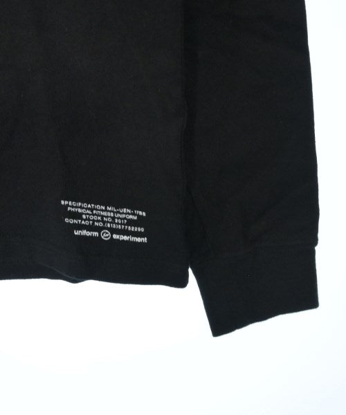 uniform experiment เสื้อยืด/เสื้อท็อปส์
