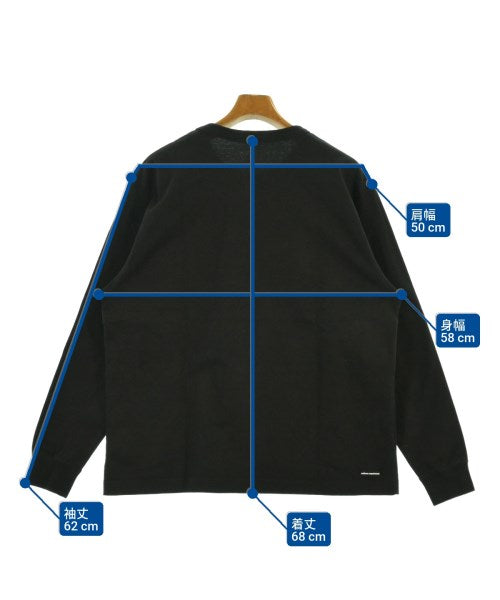 uniform experiment เสื้อยืด/เสื้อท็อปส์
