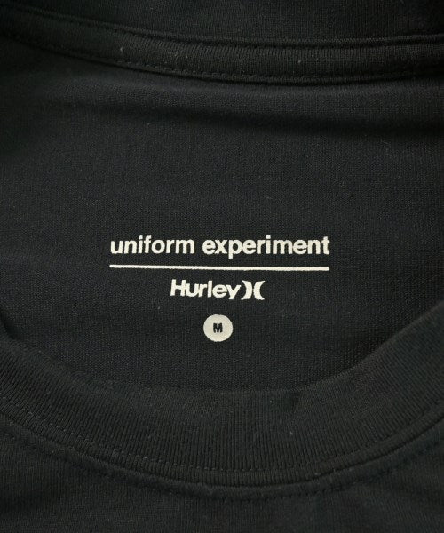 uniform experiment เสื้อยืด/เสื้อท็อปส์