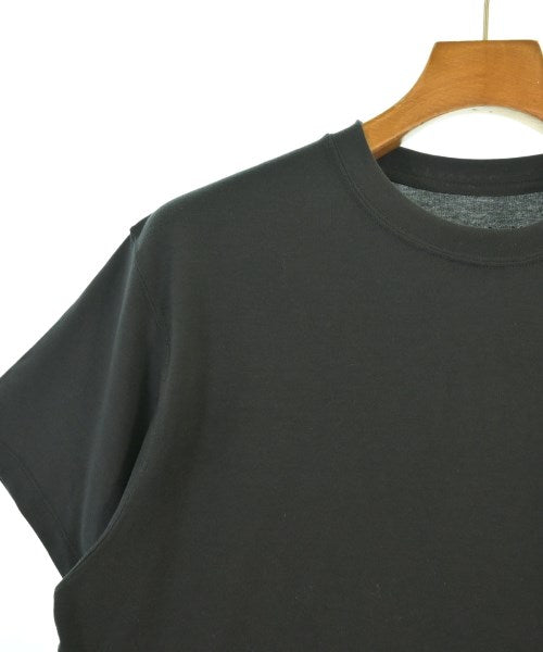 uniform experiment เสื้อยืด/เสื้อท็อปส์