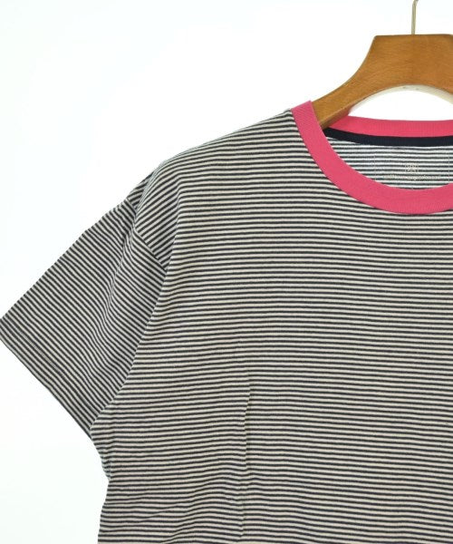 uniform experiment เสื้อยืด/เสื้อท็อปส์