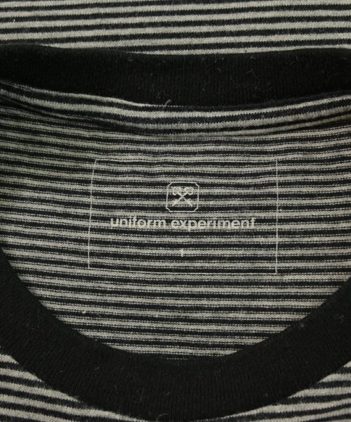 uniform experiment เสื้อยืด/เสื้อท็อปส์