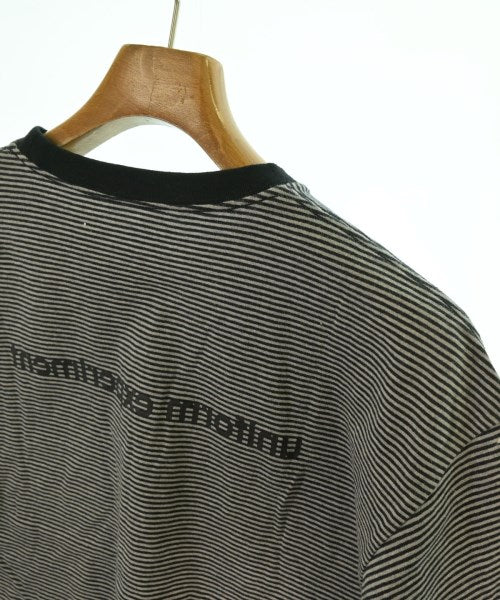 uniform experiment เสื้อยืด/เสื้อท็อปส์