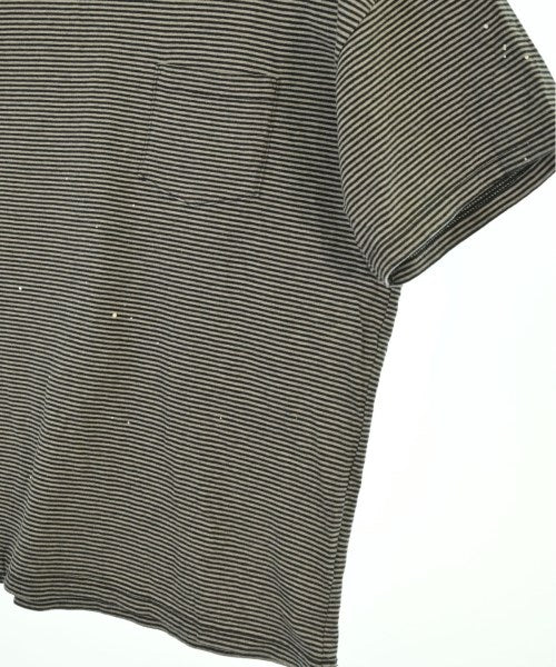 uniform experiment เสื้อยืด/เสื้อท็อปส์