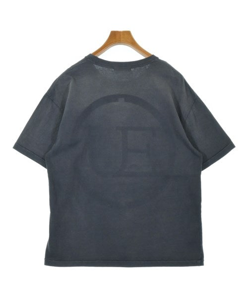 uniform experiment เสื้อยืด/เสื้อท็อปส์