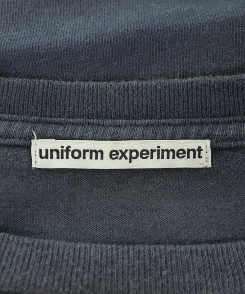 uniform experiment เสื้อยืด/เสื้อท็อปส์