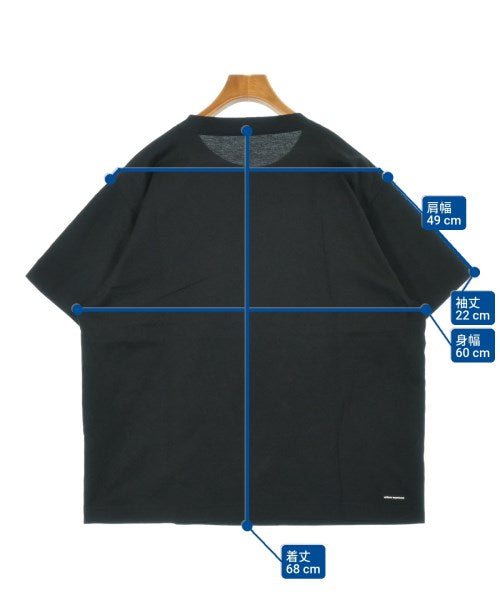 uniform experiment เสื้อยืด/เสื้อท็อปส์