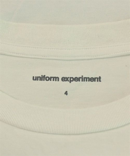 uniform experiment เสื้อยืด/เสื้อท็อปส์