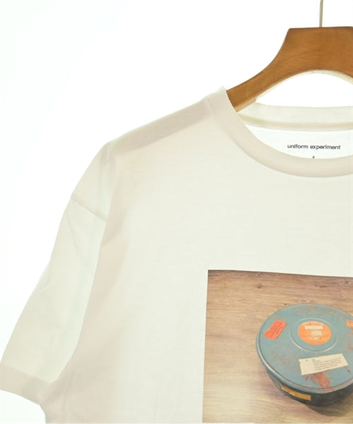 uniform experiment เสื้อยืด/เสื้อท็อปส์