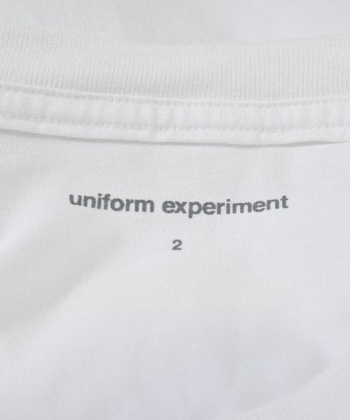 uniform experiment เสื้อยืด/เสื้อท็อปส์