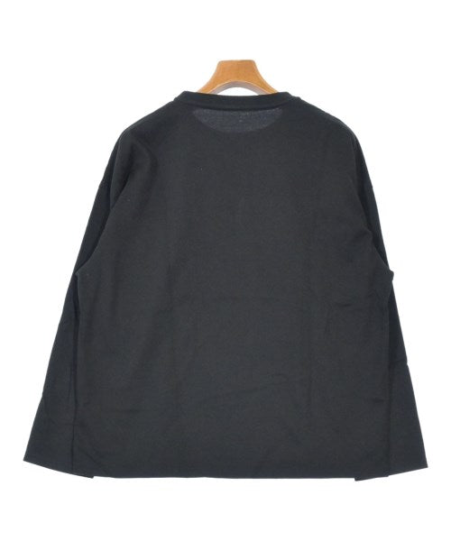 uniform experiment เสื้อยืด/เสื้อท็อปส์