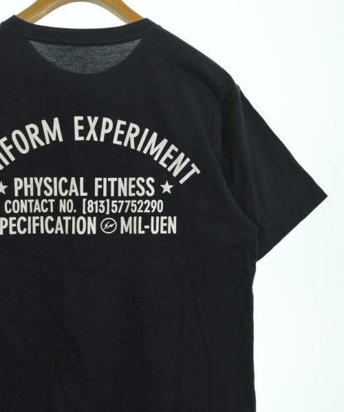uniform experiment เสื้อยืด/เสื้อท็อปส์