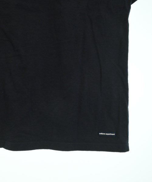uniform experiment เสื้อยืด/เสื้อท็อปส์