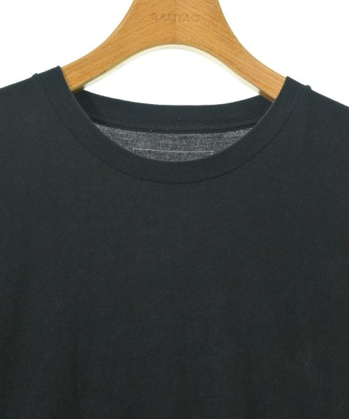 uniform experiment เสื้อยืด/เสื้อท็อปส์