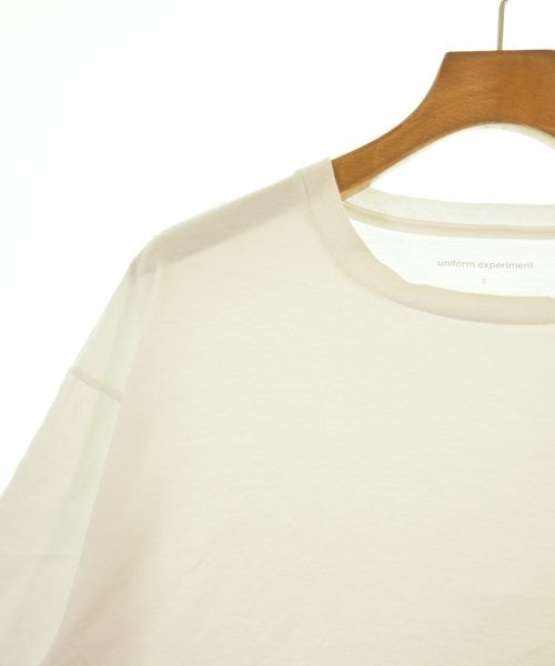 uniform experiment เสื้อยืด/เสื้อท็อปส์