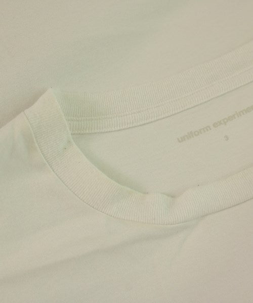 uniform experiment เสื้อยืด/เสื้อท็อปส์