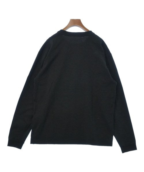 uniform experiment เสื้อยืด/เสื้อท็อปส์