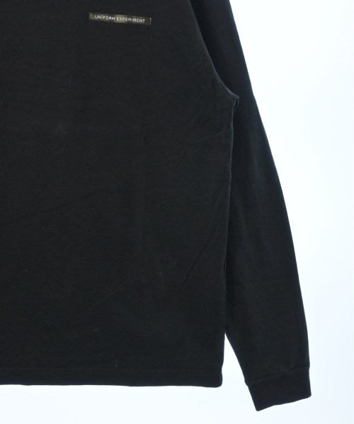 uniform experiment เสื้อยืด/เสื้อท็อปส์