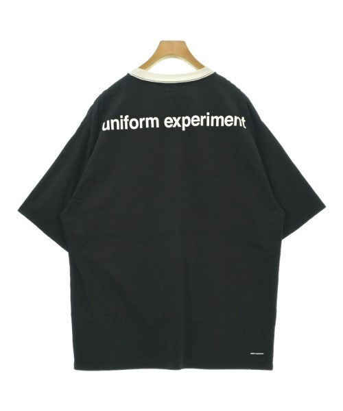 uniform experiment เสื้อยืด/เสื้อท็อปส์
