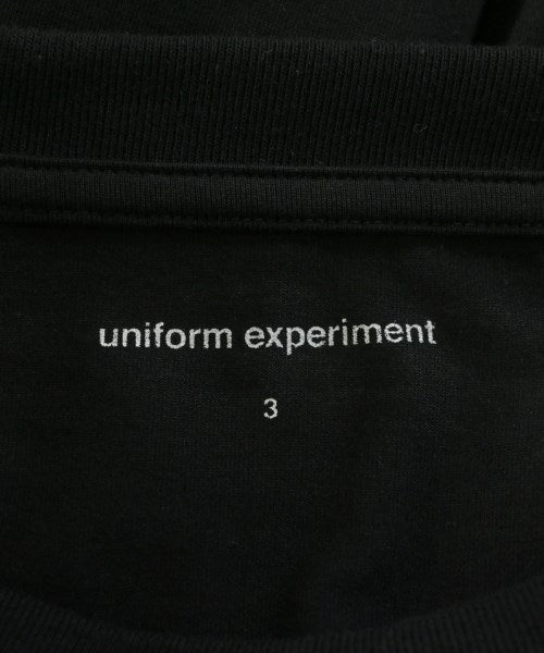 uniform experiment เสื้อยืด/เสื้อท็อปส์