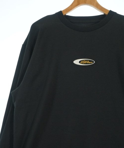 uniform experiment เสื้อยืด/เสื้อท็อปส์