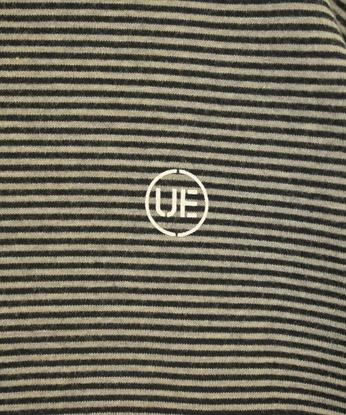 uniform experiment เสื้อยืด/เสื้อท็อปส์