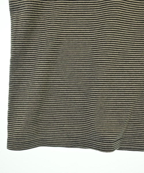 uniform experiment เสื้อยืด/เสื้อท็อปส์