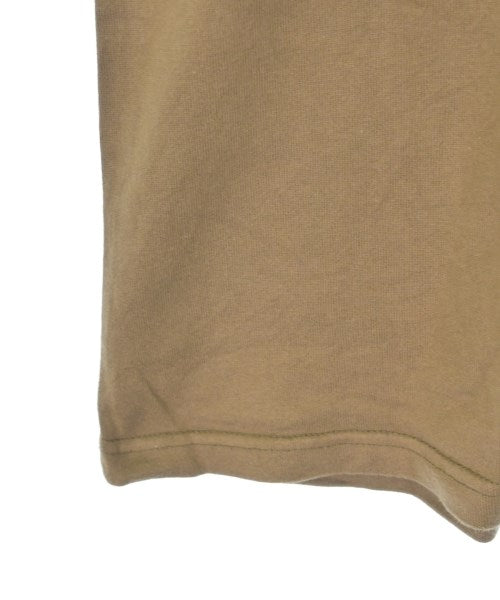 uniform experiment เสื้อยืด/เสื้อท็อปส์