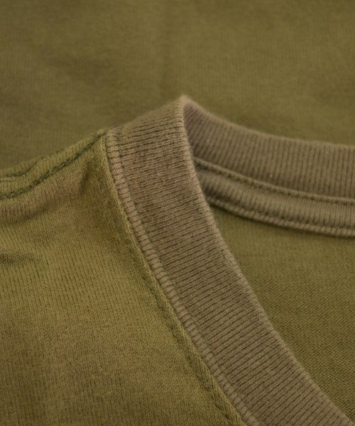 uniform experiment เสื้อยืด/เสื้อท็อปส์