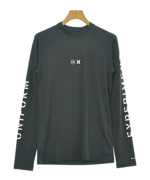 uniform experiment เสื้อยืด/เสื้อท็อปส์