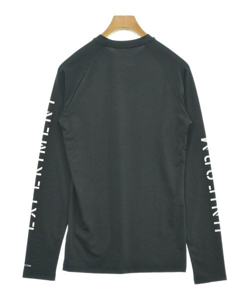 uniform experiment เสื้อยืด/เสื้อท็อปส์