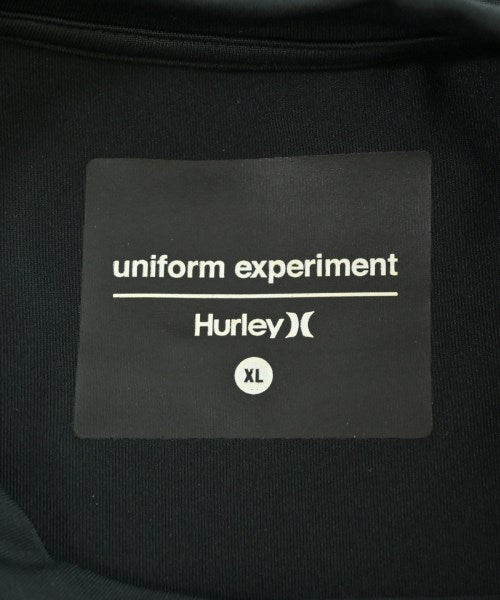 uniform experiment เสื้อยืด/เสื้อท็อปส์