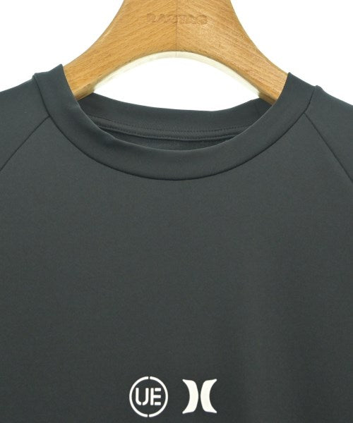 uniform experiment เสื้อยืด/เสื้อท็อปส์