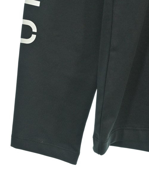 uniform experiment เสื้อยืด/เสื้อท็อปส์