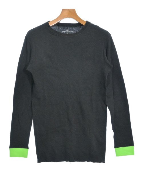 uniform experiment เสื้อยืด/เสื้อท็อปส์