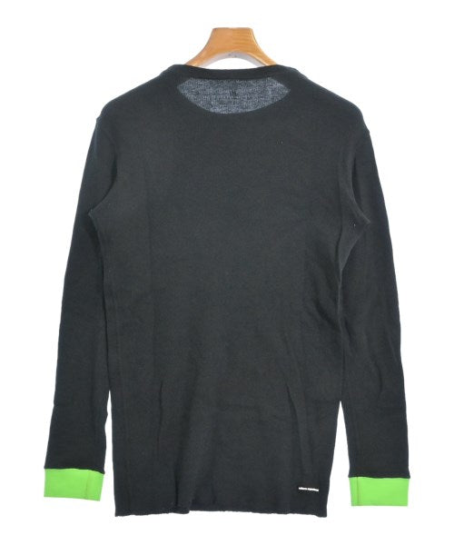 uniform experiment เสื้อยืด/เสื้อท็อปส์