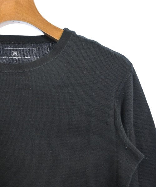 uniform experiment เสื้อยืด/เสื้อท็อปส์