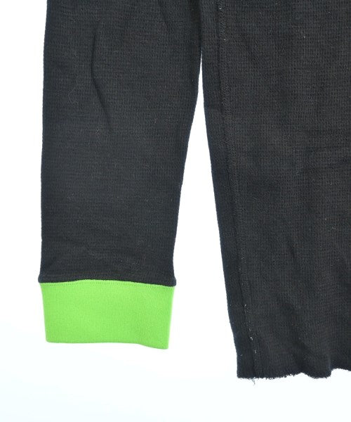 uniform experiment เสื้อยืด/เสื้อท็อปส์