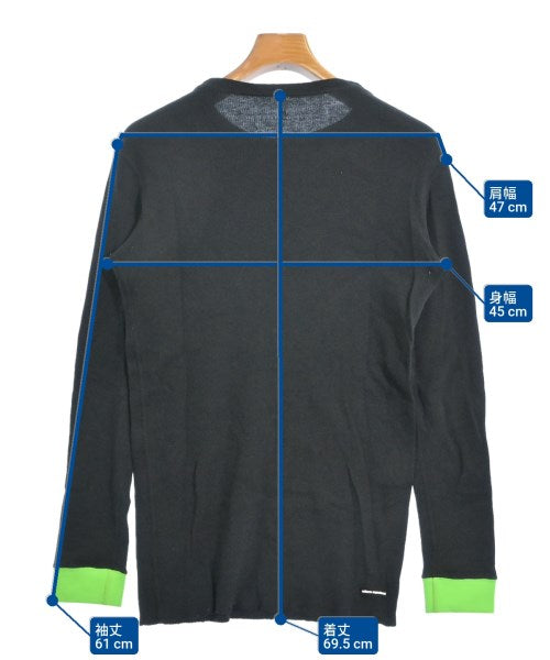 uniform experiment เสื้อยืด/เสื้อท็อปส์