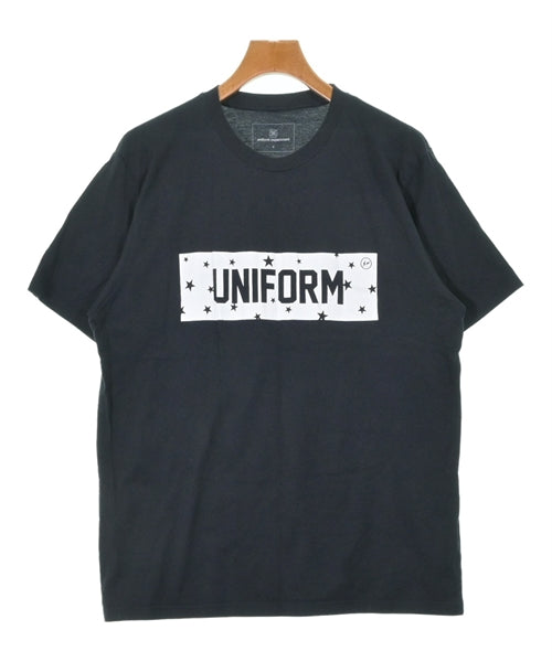 uniform experiment เสื้อยืด/เสื้อท็อปส์