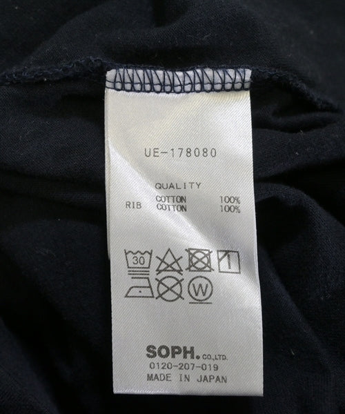 uniform experiment เสื้อยืด/เสื้อท็อปส์