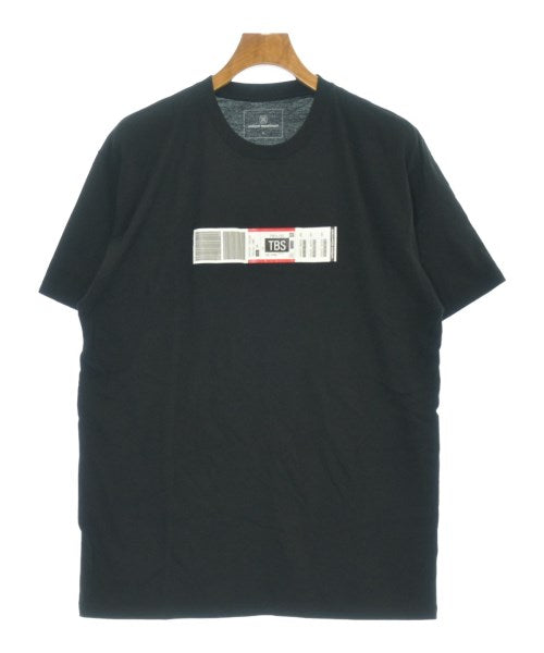 uniform experiment เสื้อยืด/เสื้อท็อปส์