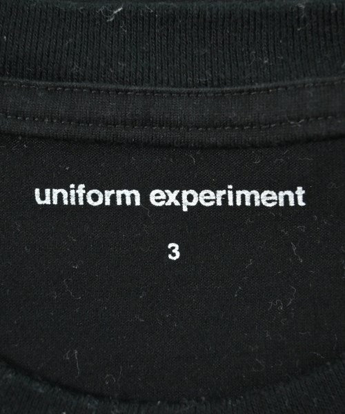 uniform experiment เสื้อยืด/เสื้อท็อปส์