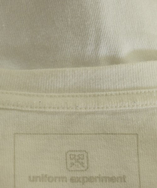 uniform experiment เสื้อยืด/เสื้อท็อปส์