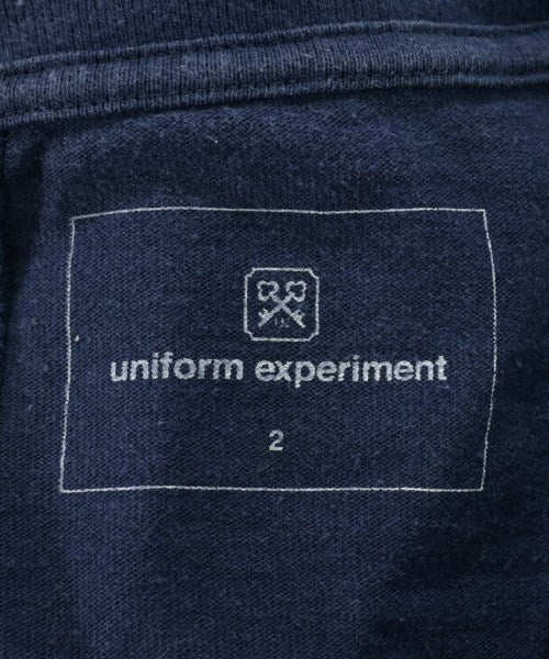 uniform experiment เสื้อยืด/เสื้อท็อปส์