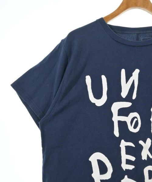 uniform experiment เสื้อยืด/เสื้อท็อปส์